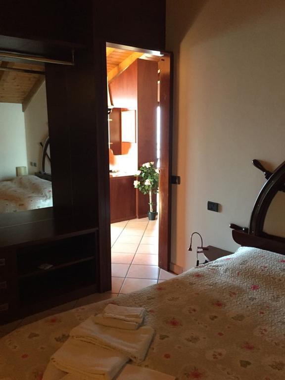 Ferienwohnung Apartment 라베노-몸벨로 외부 사진